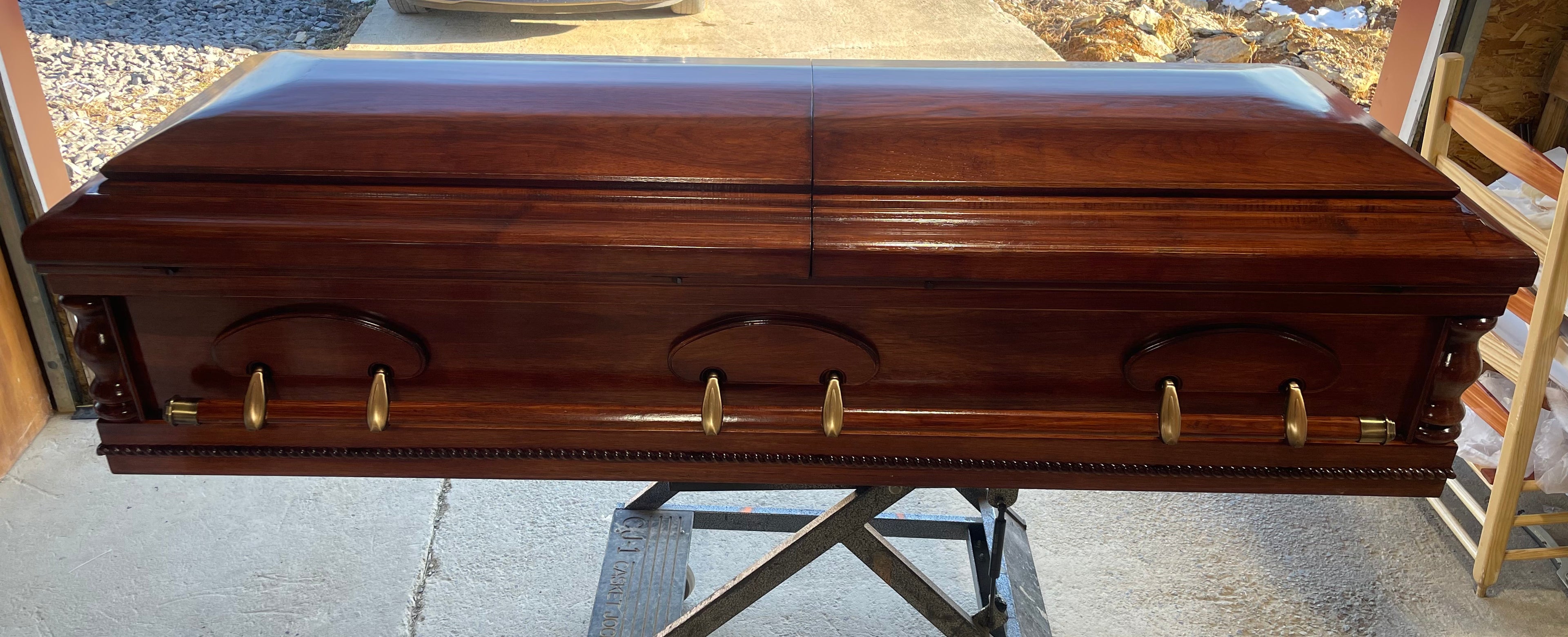 Pecan Casket